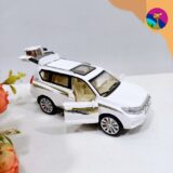 Изображение для Машинка металлическая внедорожник Toyota Land Cruiser Prado световые и звуковые эффекты Тойота белая